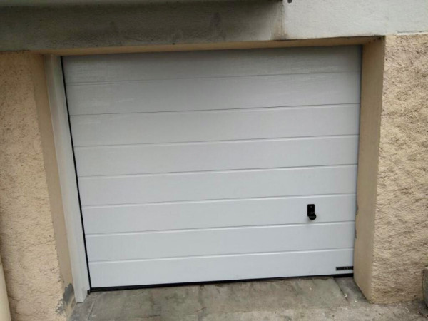 Installation porte de garage à Rivesaltes